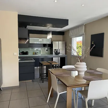 Maison Avec Jardin Proche A75 Et Centre-ville Holiday home *